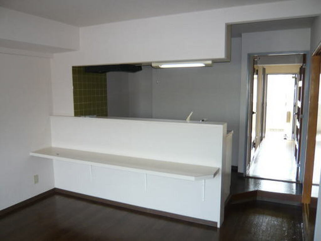 (2/18) 居室・リビング (2/18) 居室・リビング