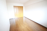 他部屋の写真を使用しております。