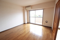 他部屋の写真を使用しております。