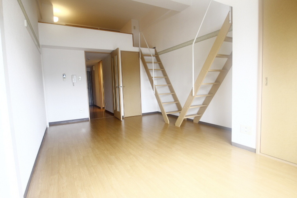 (8/23) ※別部屋の写真です