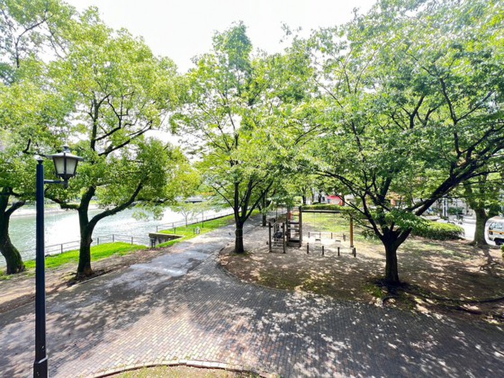 (13/23) 眺望 (13/23) 眺望