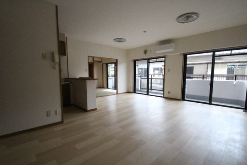 (2/20) 居室・リビング (2/20) 居室・リビング