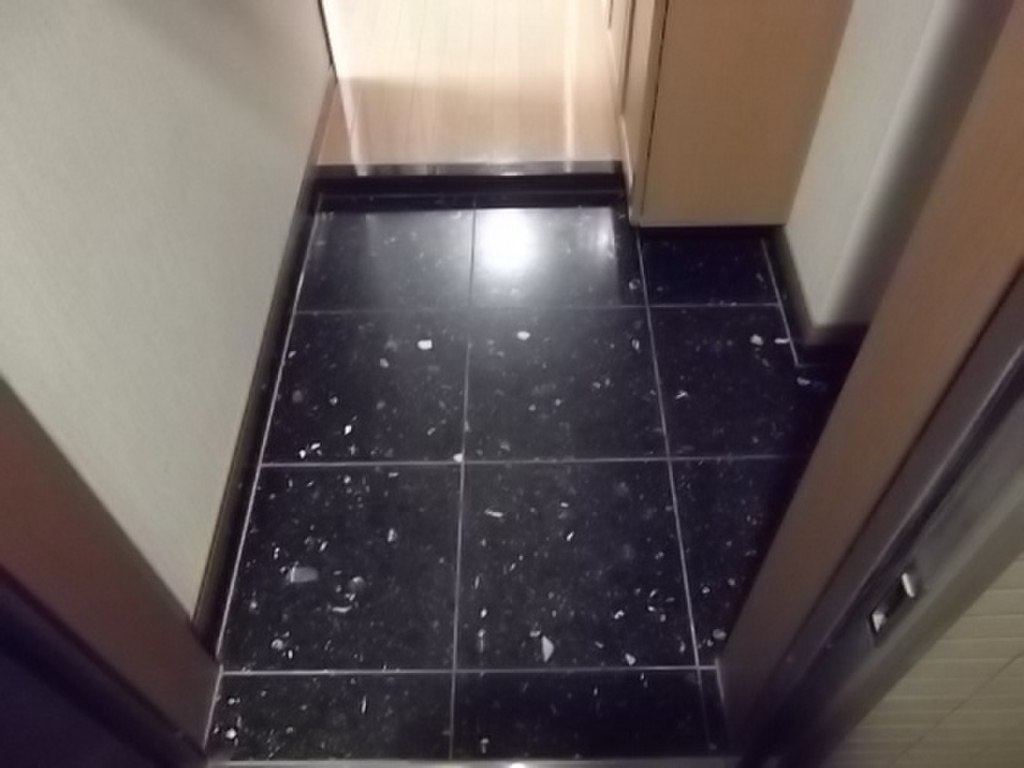 (7/20) 玄関 (7/20) 玄関