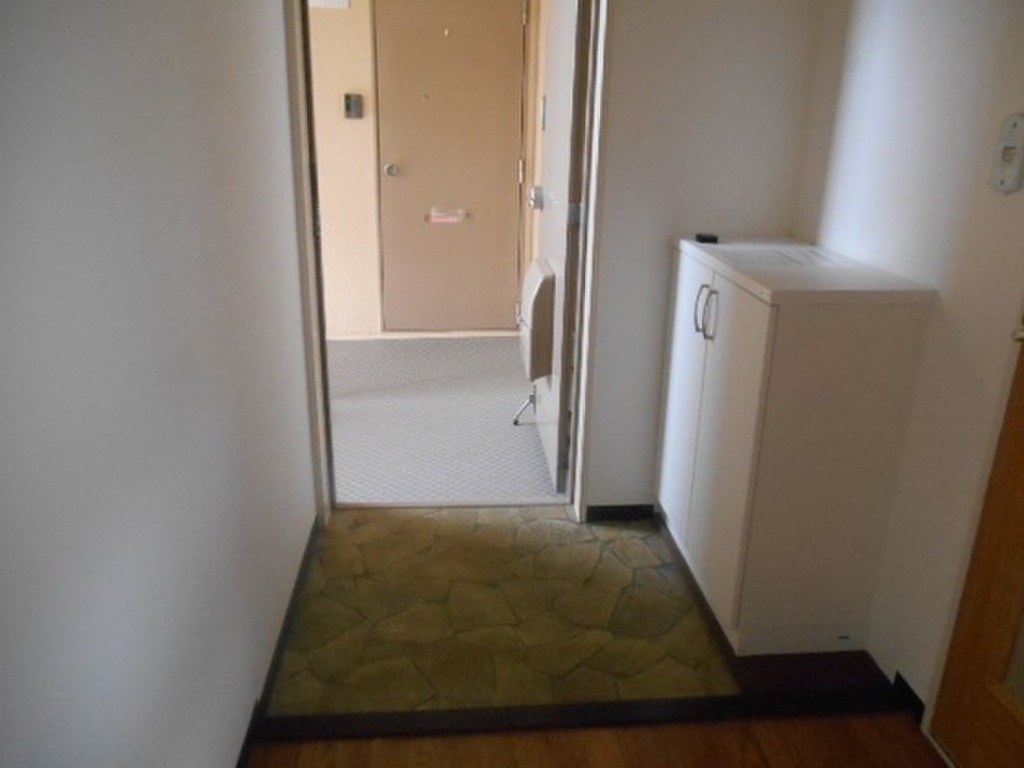 (8/21) 玄関 (8/21) 玄関