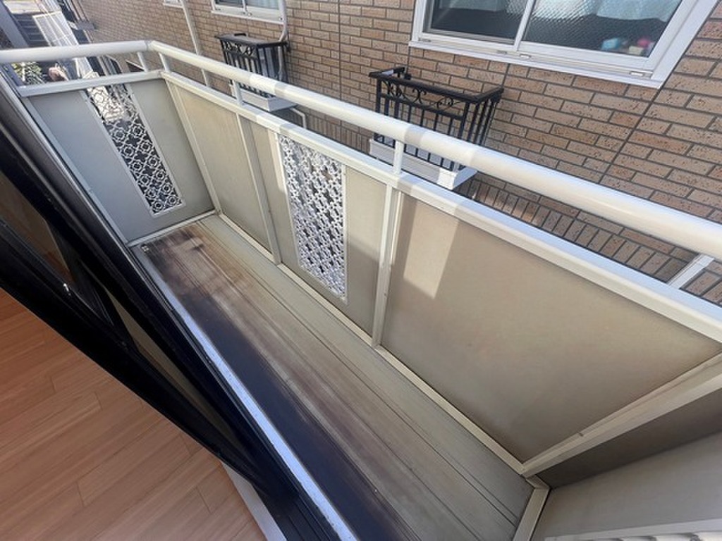 (2/17) バルコニー (2/17) バルコニー