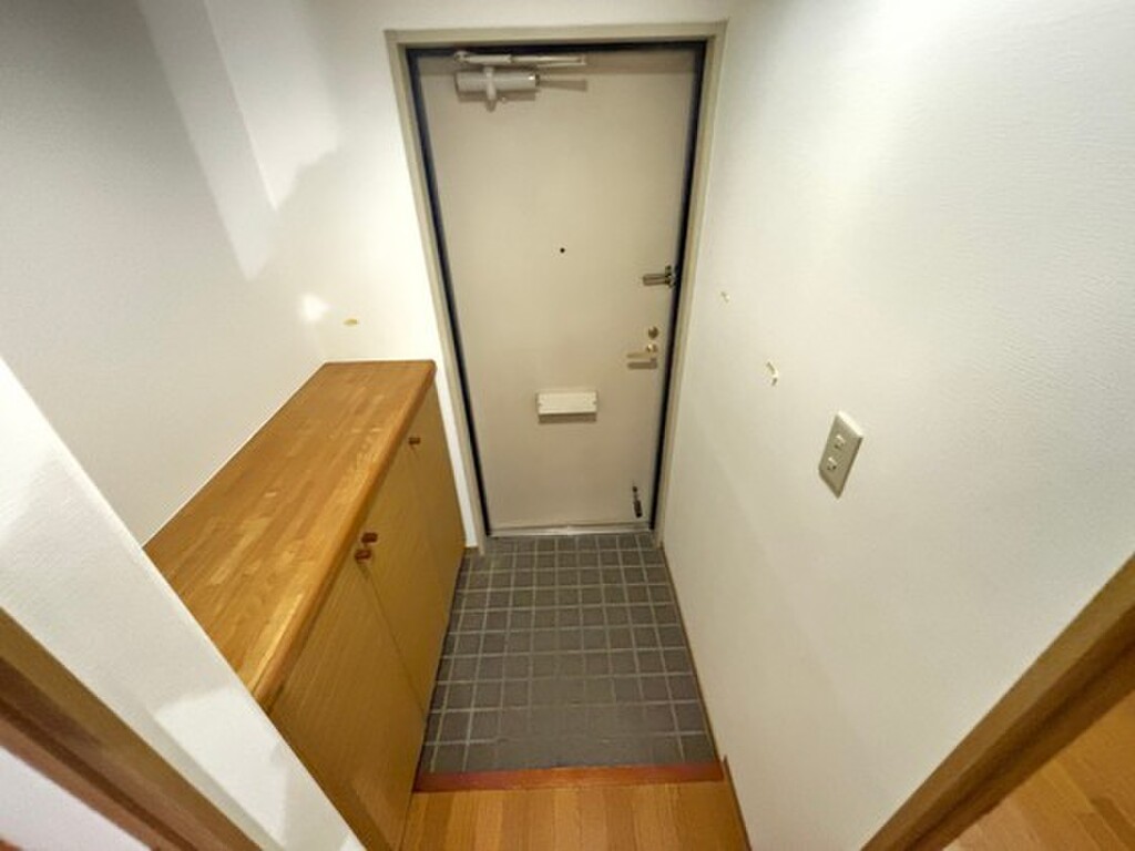 (8/21) 玄関 (8/21) 玄関