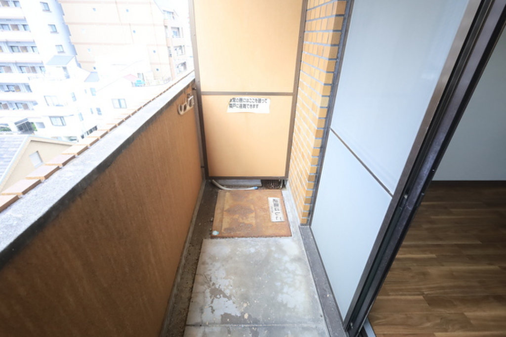 (11/21) バルコニー (11/21) バルコニー