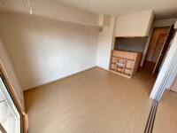 ヴィラージュ C棟