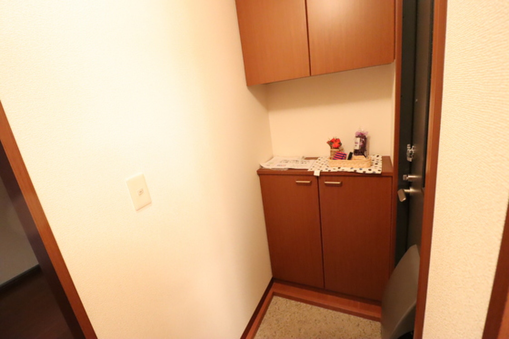 (6/18) 玄関 (6/18) 玄関