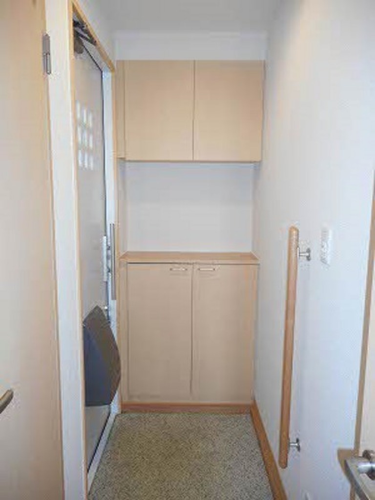 (6/20) 玄関 (6/20) 玄関