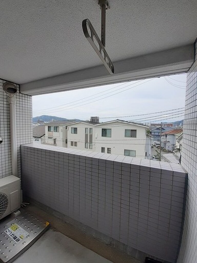 (13/24) バルコニー