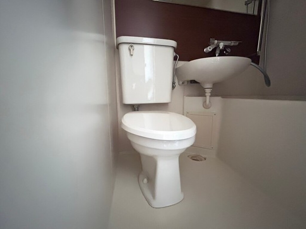 (8/22) トイレ (8/22) トイレ