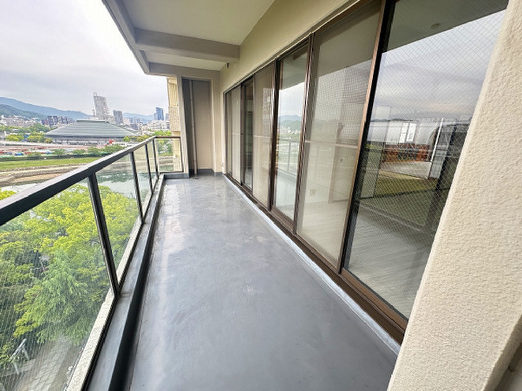 (14/24) バルコニー
