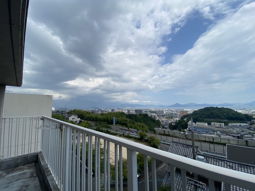 (12/28) 眺望 (12/28) 眺望