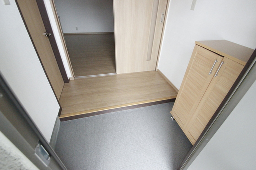 (8/21) 玄関 (8/21) 玄関