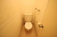 他部屋の写真を使用しております。