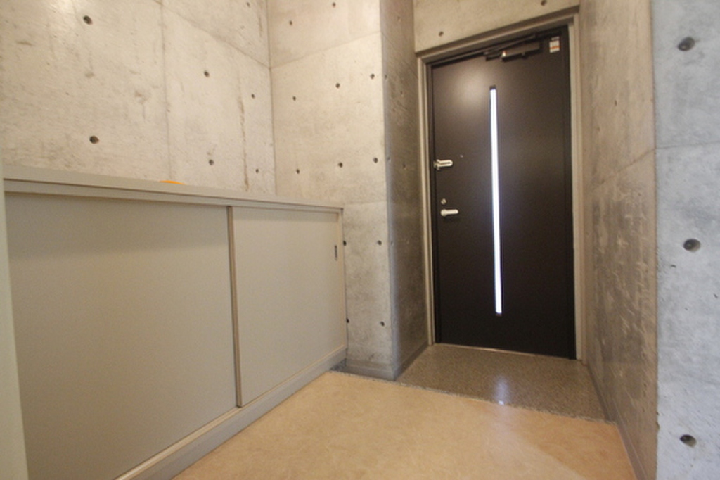 (8/24) 玄関 (8/24) 玄関