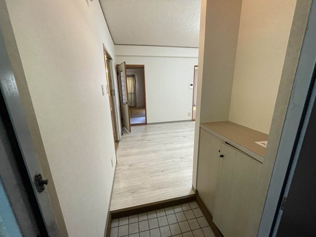 (8/22) 玄関 (8/22) 玄関