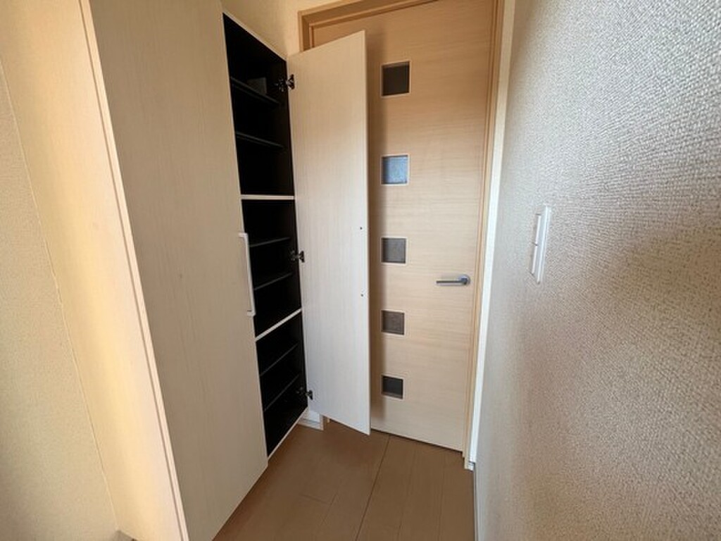 (13/23) 玄関 (13/23) 玄関