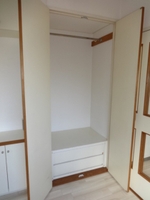 ※写真は別号室です