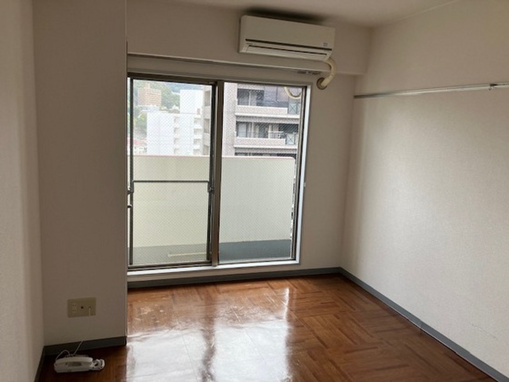 (2/18) 居室・リビング (2/18) 居室・リビング