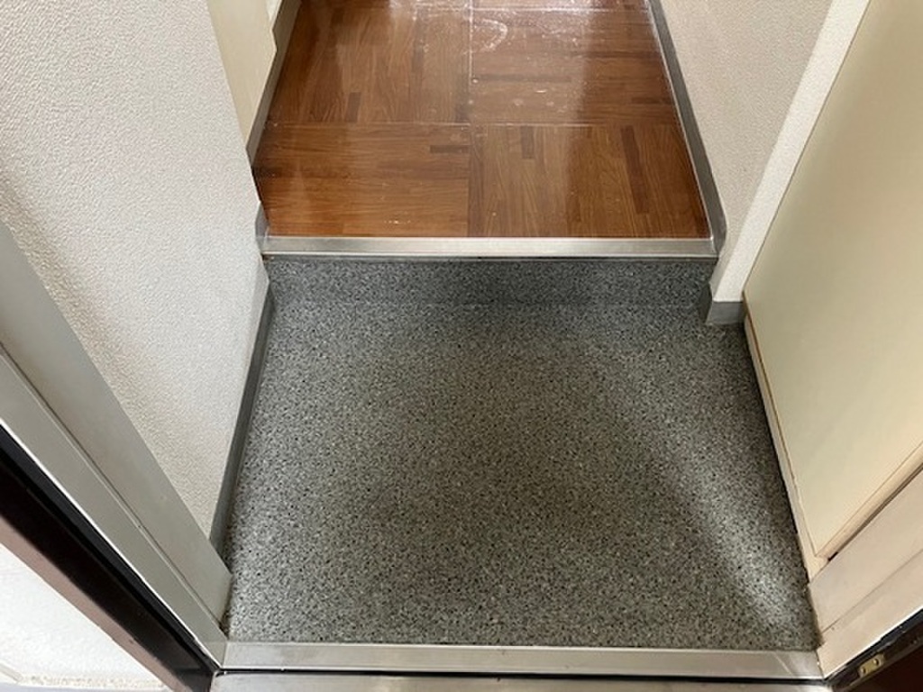 (9/18) 玄関 (9/18) 玄関