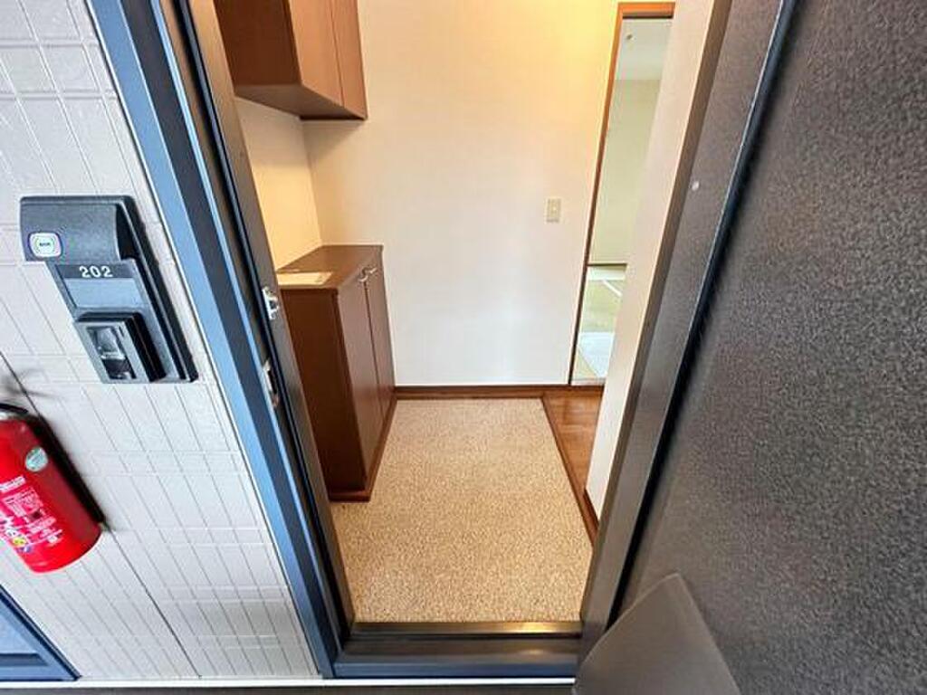 (9/25) 玄関 (9/25) 玄関