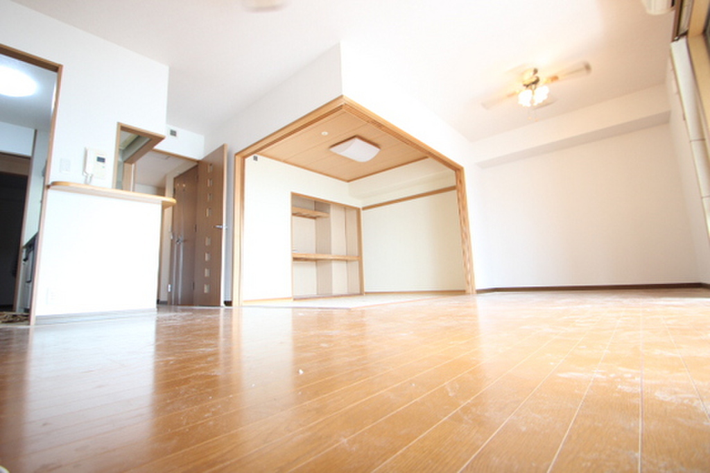 (2/26) 居室・リビング (2/26) 居室・リビング