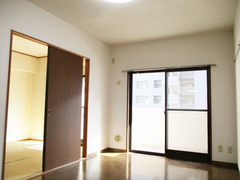 (2/20) 居室・リビング (2/20) 居室・リビング