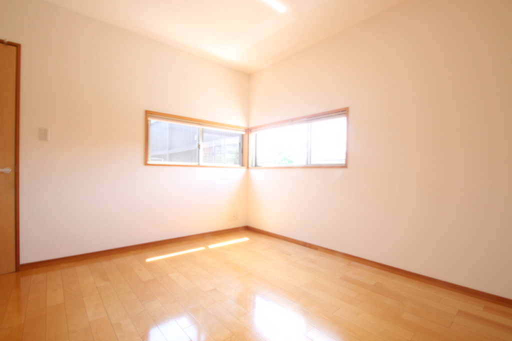 (13/21) ※別号室の写真です