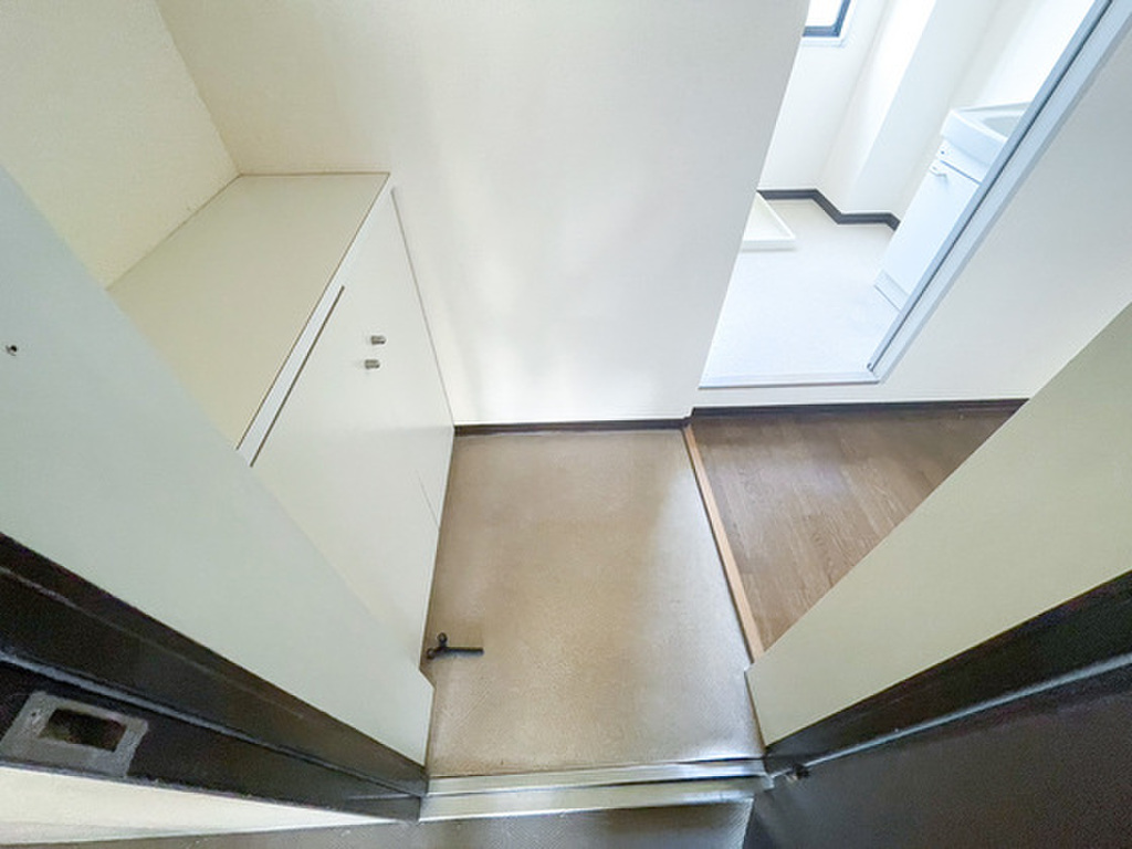 (8/23) 玄関 (8/23) 玄関