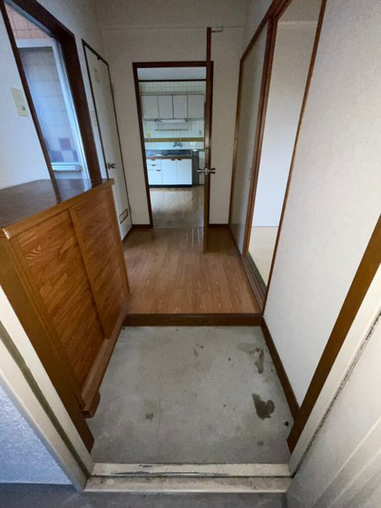 (10/18) 玄関 (10/18) 玄関