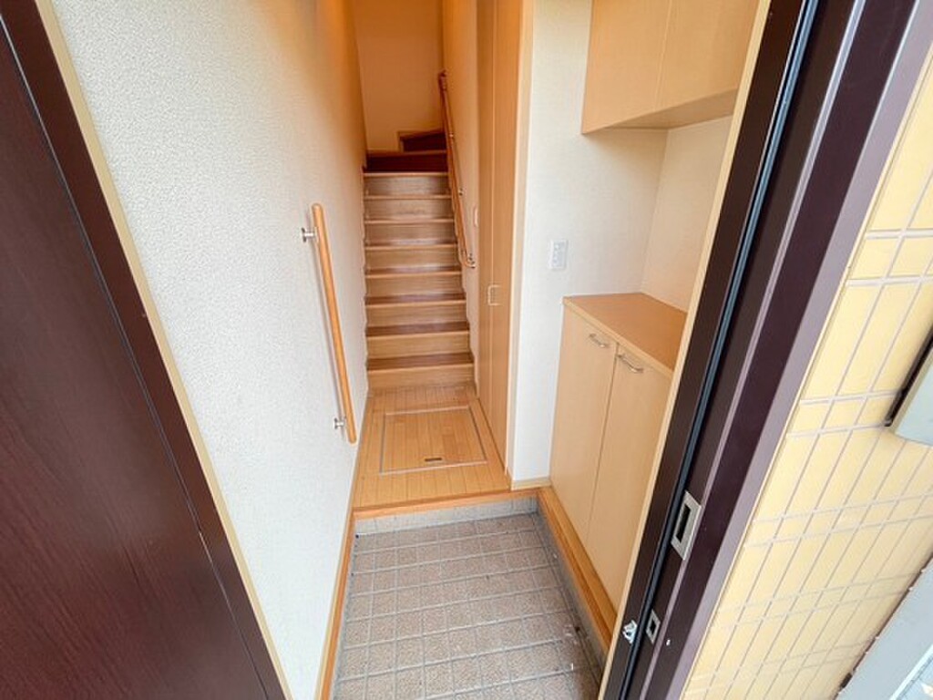 (8/23) 玄関 (8/23) 玄関