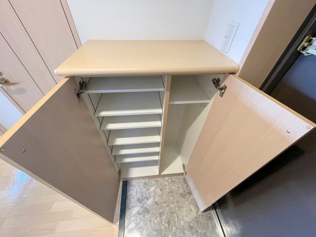 (8/24) 玄関 (8/24) 玄関