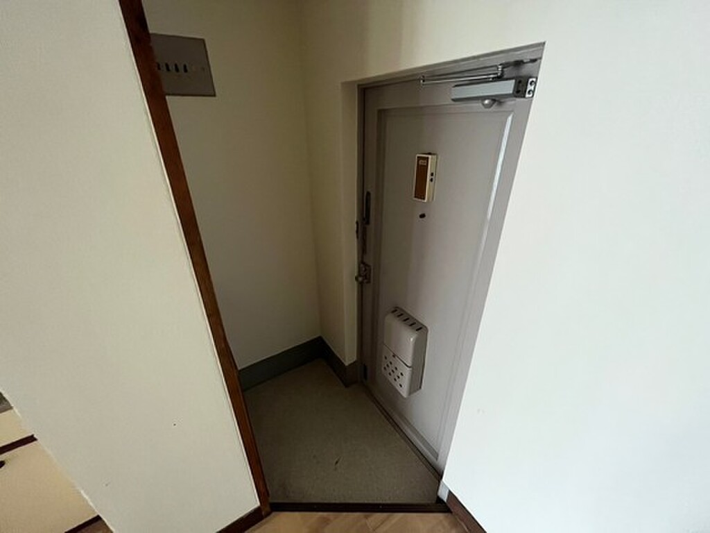 (13/24) 玄関 (13/24) 玄関