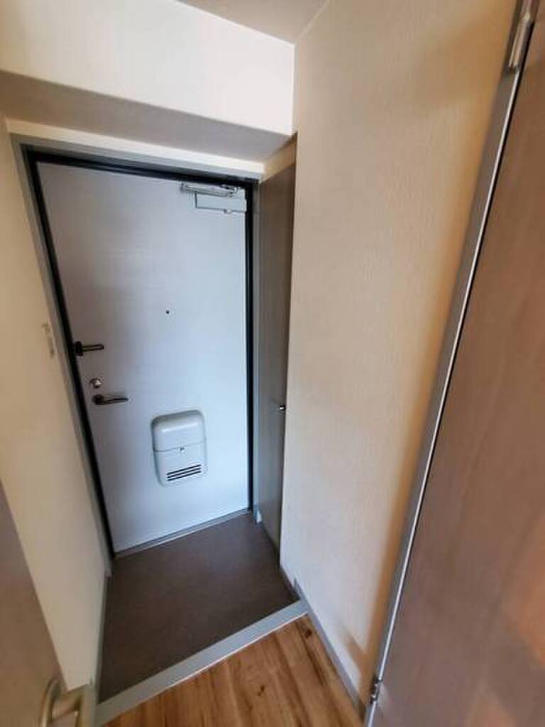 (14/27) 別部屋の写真です。