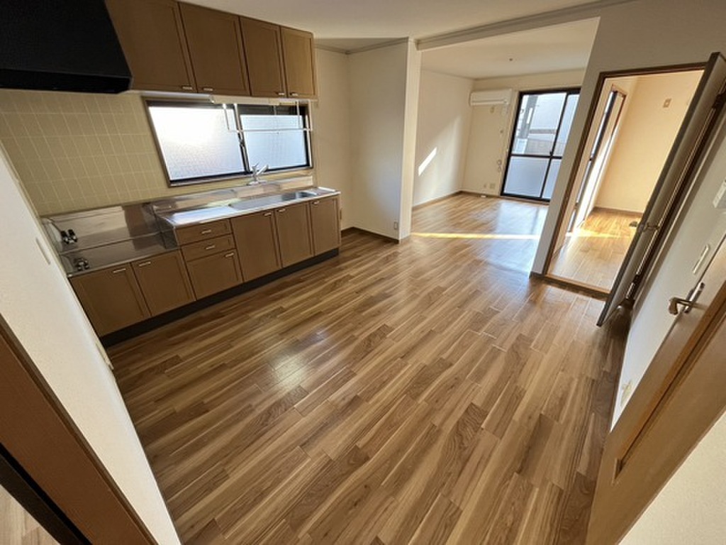 (2/28) 居室・リビング (2/28) 居室・リビング