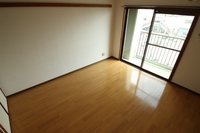 サンサンコート利保