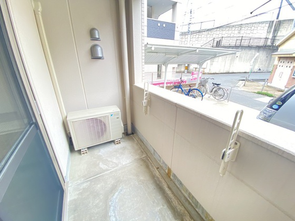 (8/25) バルコニー (8/25) バルコニー