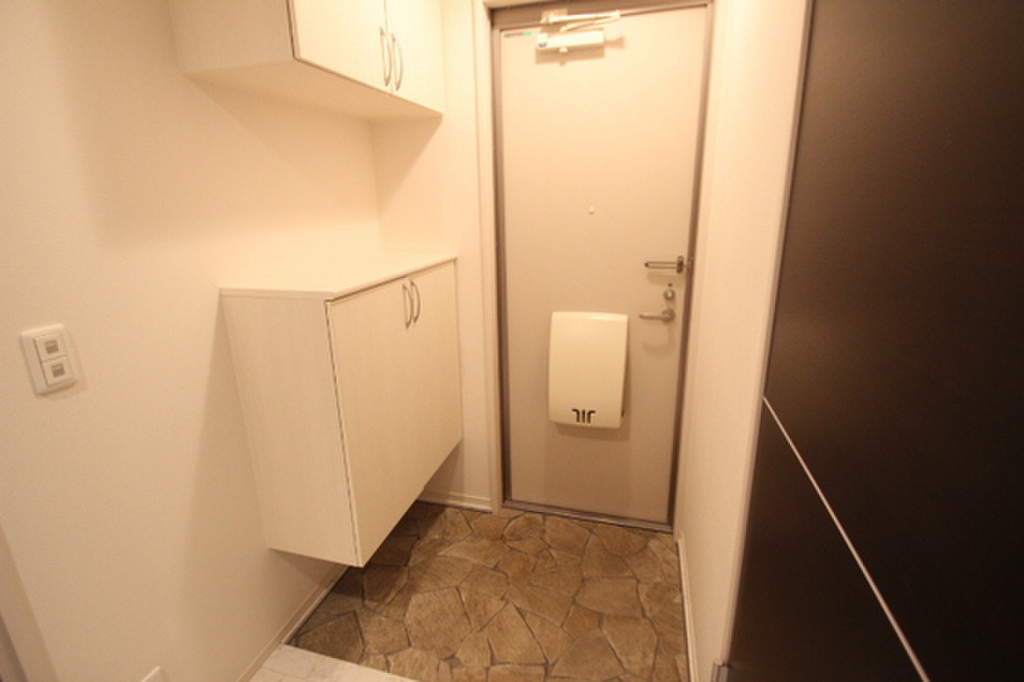 (13/18) 玄関 (13/18) 玄関