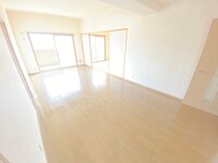 トレゾア西原