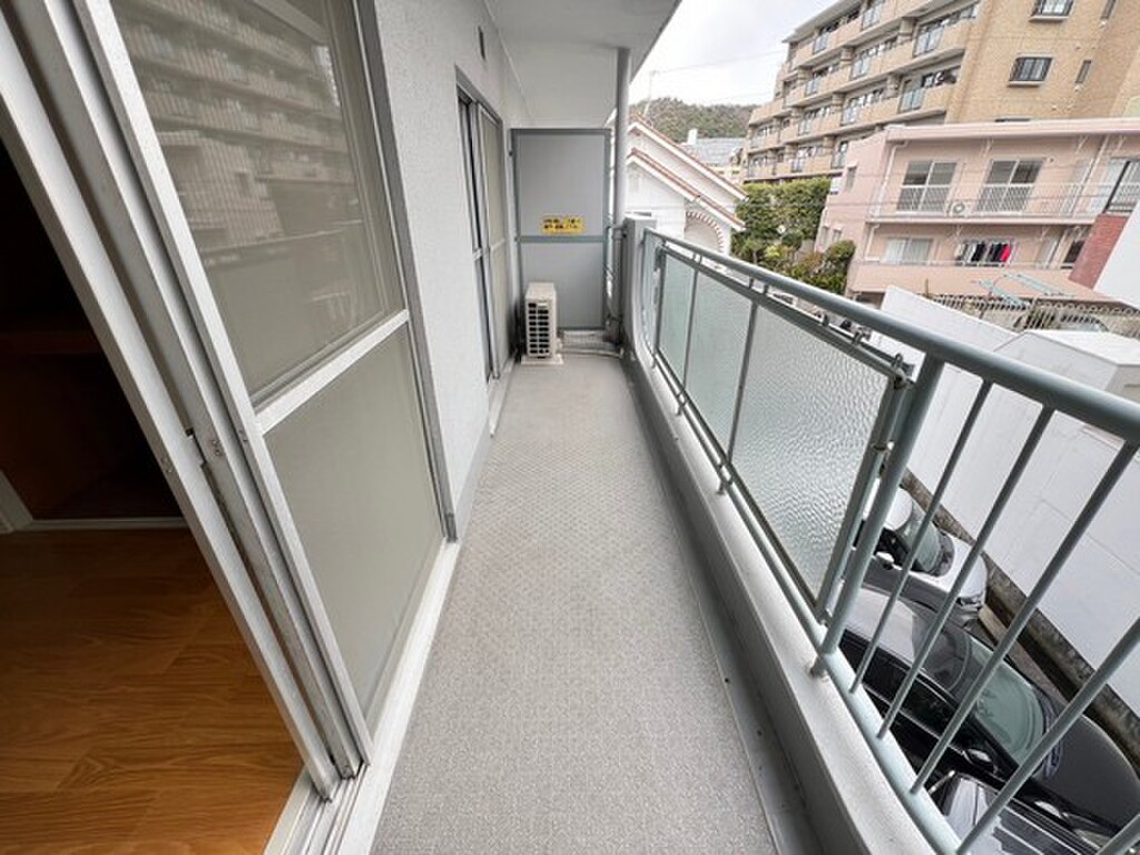 (13/21) バルコニー (13/21) バルコニー