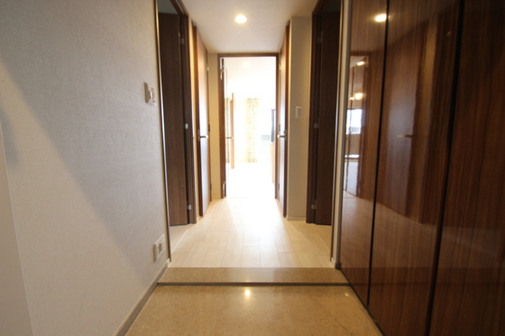 (12/22) 玄関 (12/22) 玄関