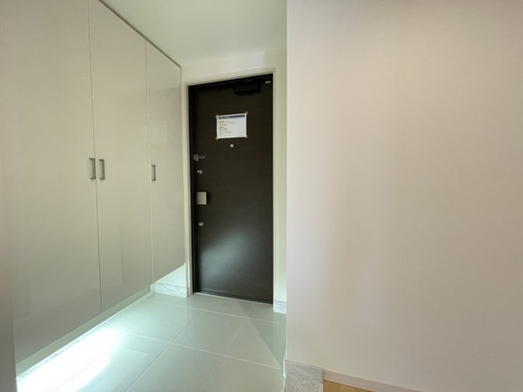 (8/22) 玄関 (8/22) 玄関