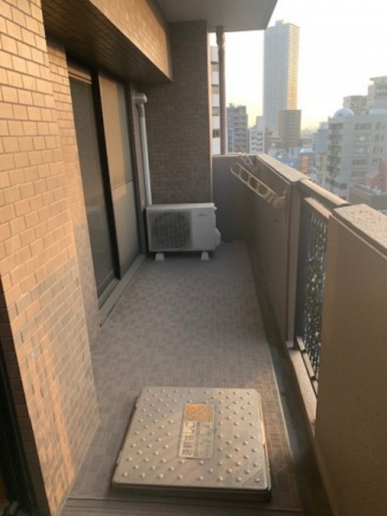 (2/22) バルコニー (2/22) バルコニー