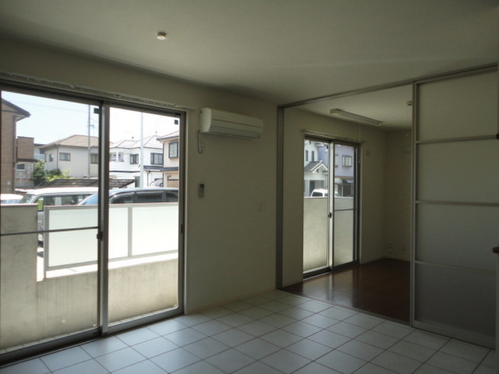 (2/18) 居室・リビング (2/18) 居室・リビング