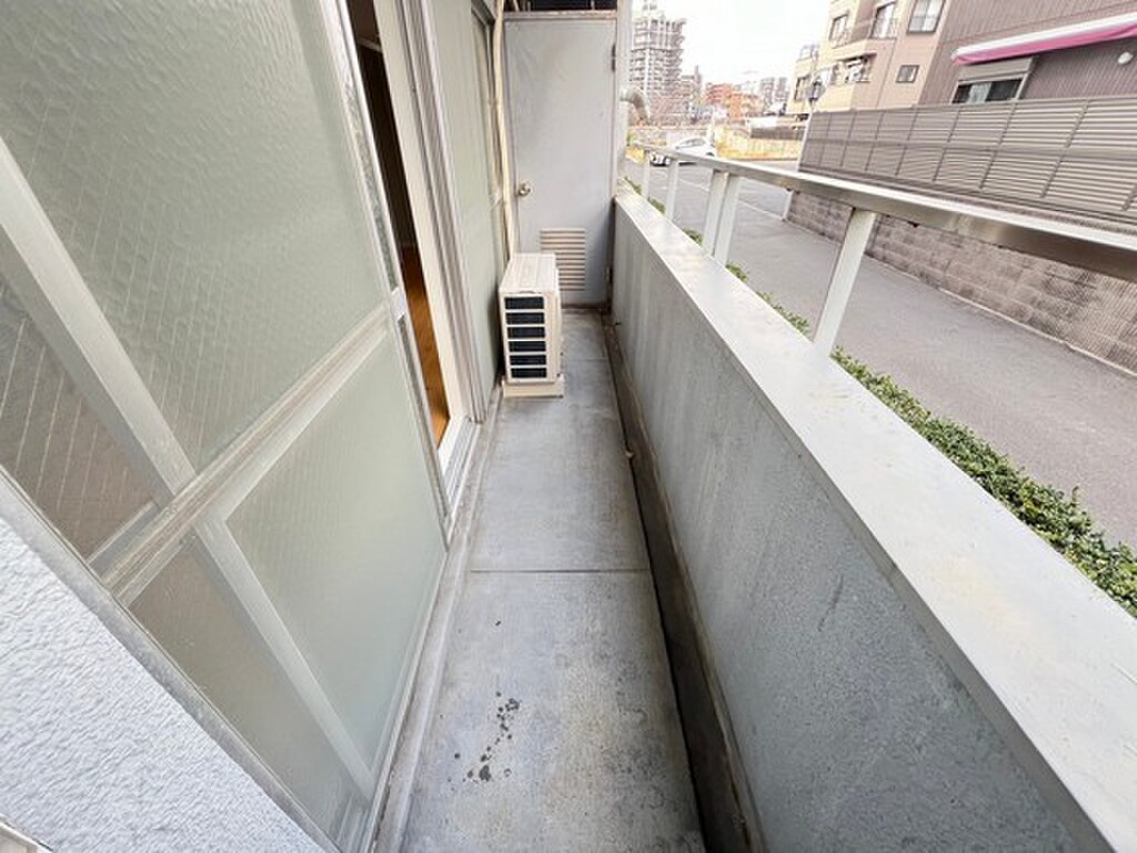 (11/21) バルコニー (11/21) バルコニー