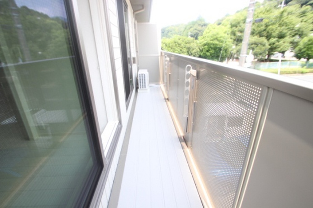 (2/21) バルコニー (2/21) バルコニー