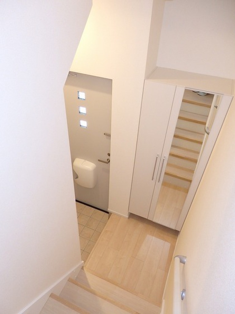 (8/24) 玄関 (8/24) 玄関