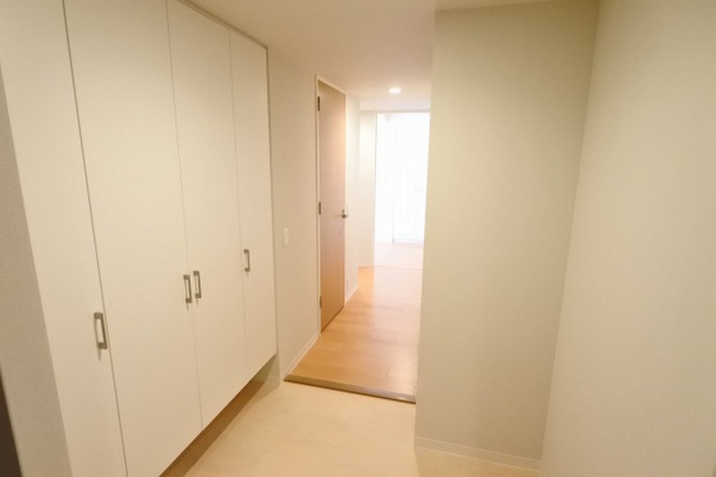 (9/18) 玄関 (9/18) 玄関